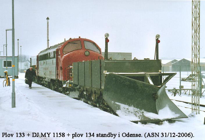 NEG/DJ MY 1158 + snow plow at Odense on 31 December 2005 (photo
courtesy and copyright of Allan Stvring Nielsen).
